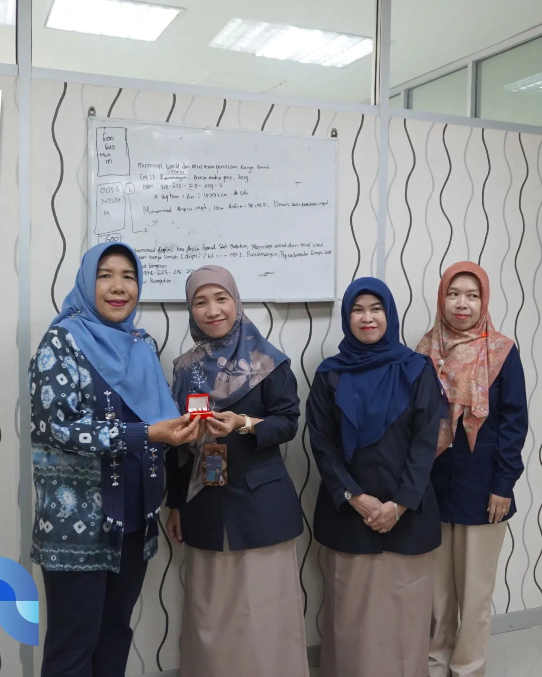 Purna Bakti Guru SMP Pusri